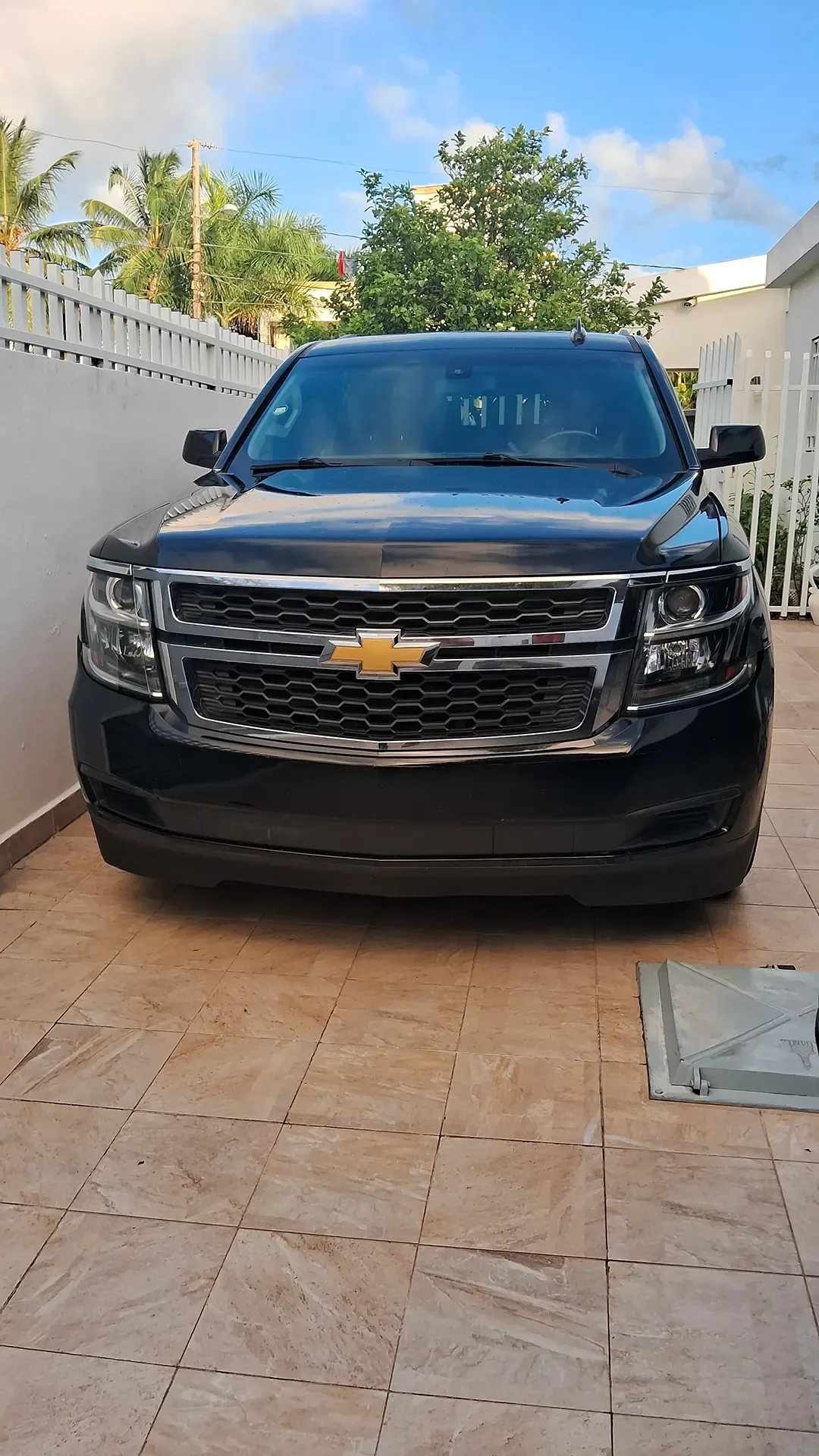 Private SUV for transfers with groups of up to six from JR Global Transfer and Tours.