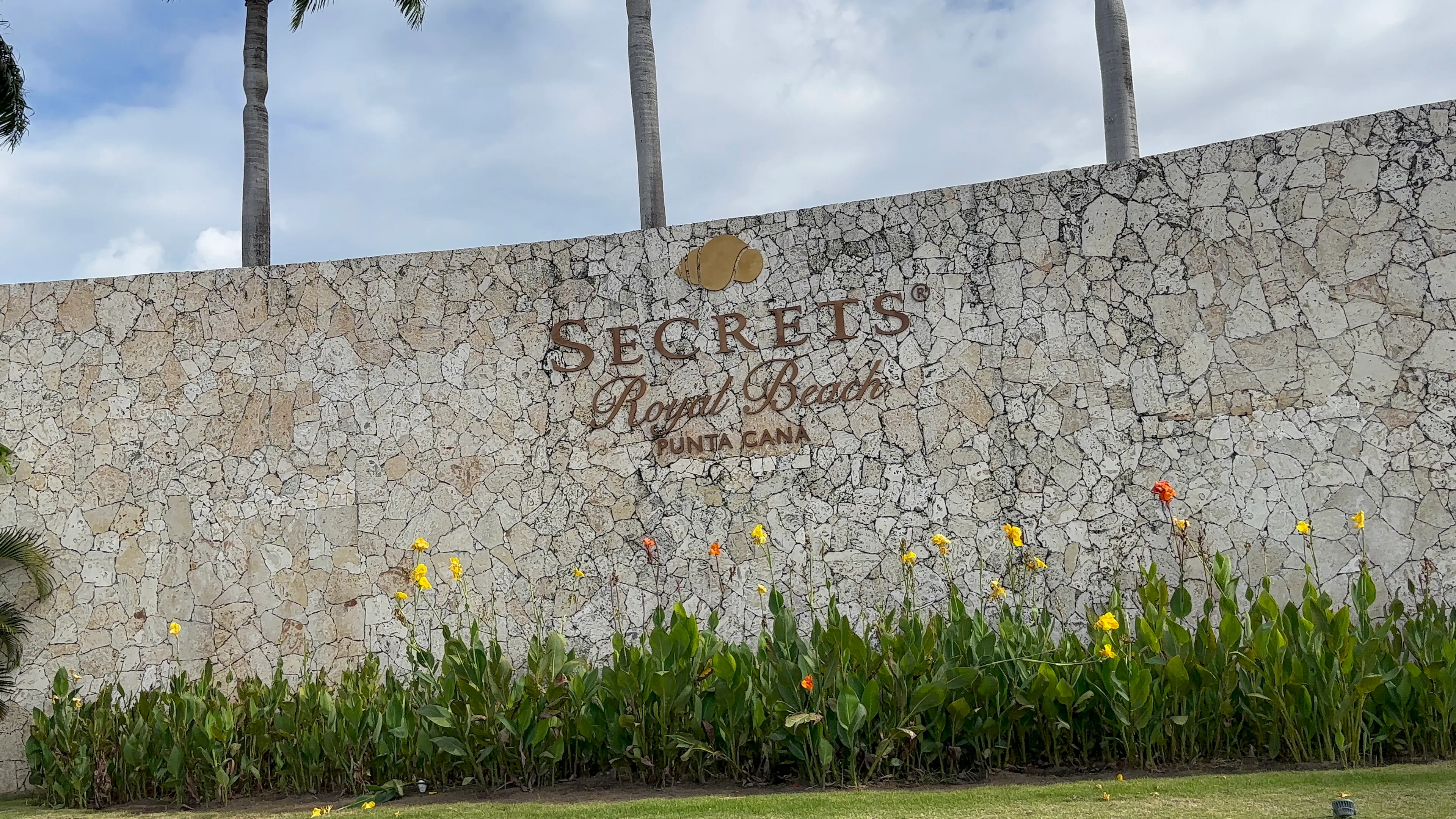 Punta Cana Airport to Secrets Royal Beach Punta Cana: Private Transfer Guide